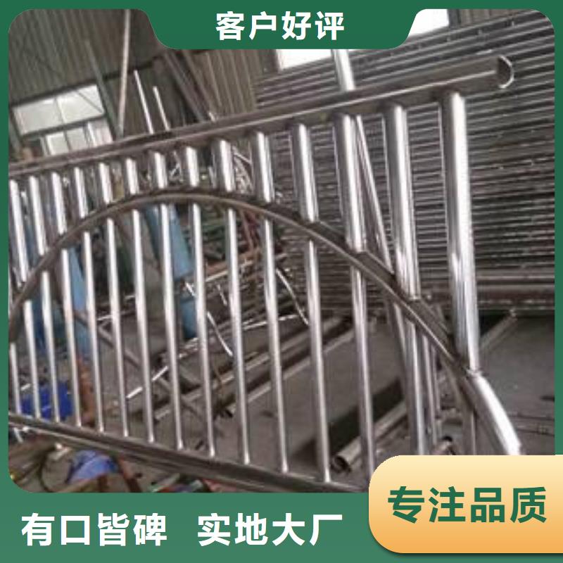 橋梁護欄熱鍍鋅噴塑鋼板立柱精工細致打造