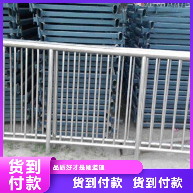 橋梁護欄熱鍍鋅噴塑鋼板立柱精工細致打造