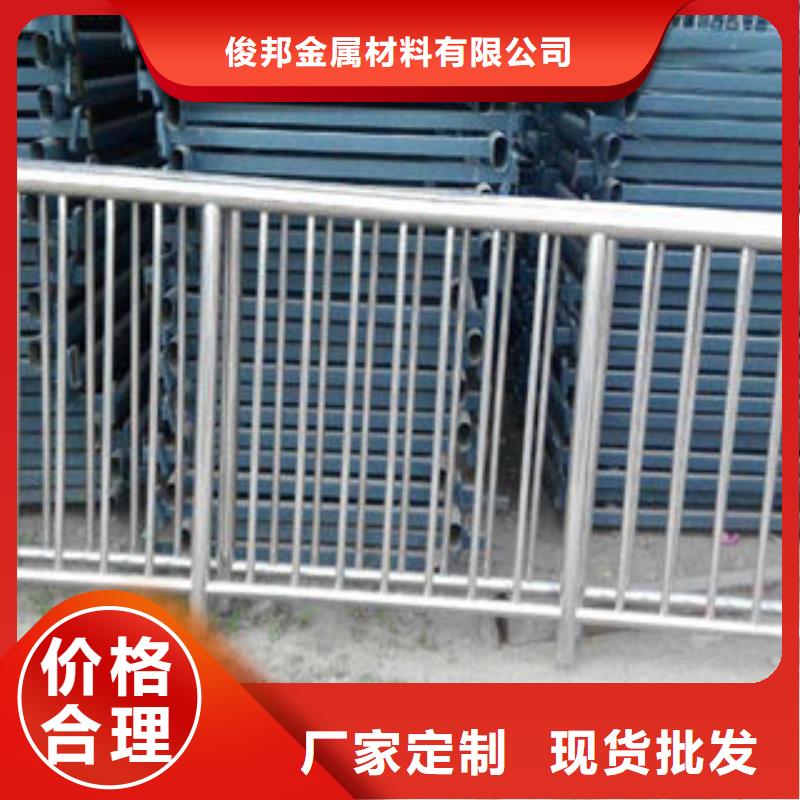 橋梁護(hù)欄熱鍍鋅噴塑鋼板立柱精工細(xì)致打造