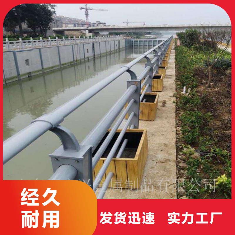 景觀木紋護(hù)欄,公路護(hù)欄源頭廠家直銷