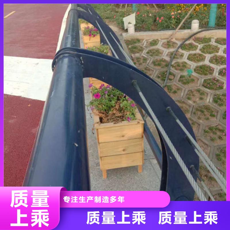 防撞護欄旋轉(zhuǎn)護欄廠家實力雄厚