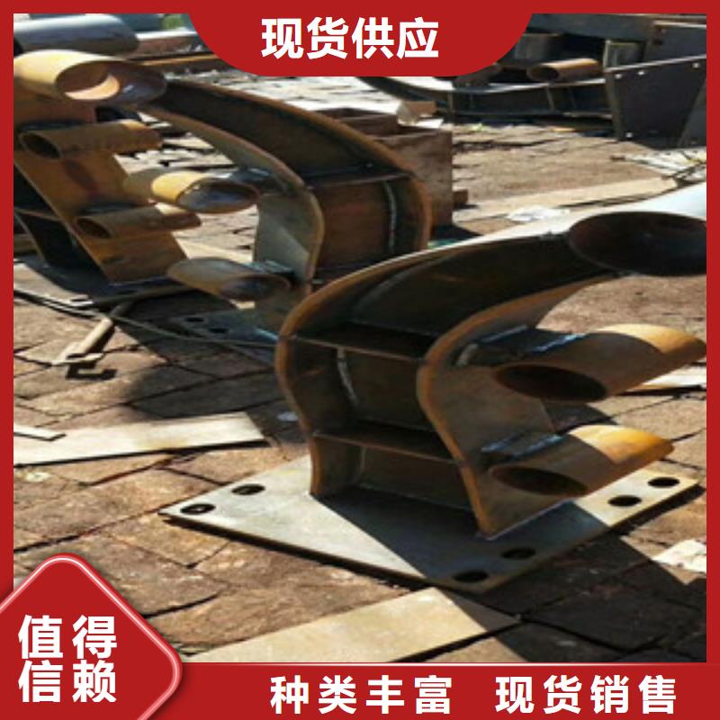 4M型防撞護欄大量現(xiàn)貨