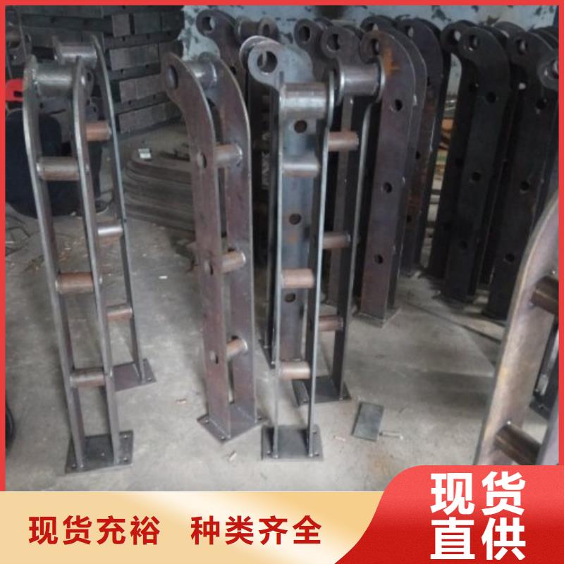 不銹鋼復(fù)合管河堤護(hù)欄實(shí)拍展現(xiàn)