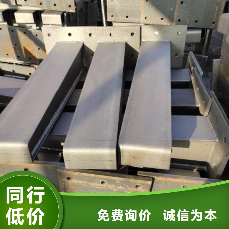 橋梁防撞護(hù)欄優(yōu)質(zhì)產(chǎn)品
