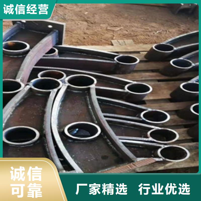 橋梁護(hù)欄交通防撞圍欄每個細(xì)節(jié)都嚴(yán)格把關(guān)