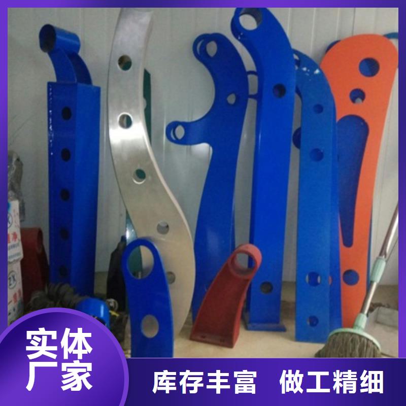 立柱_鍍鋅管景觀護(hù)欄量大從優(yōu)