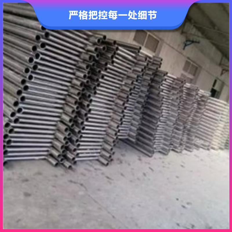景觀(guān)橋梁護(hù)欄鍍鋅波形護(hù)欄出廠(chǎng)嚴(yán)格質(zhì)檢