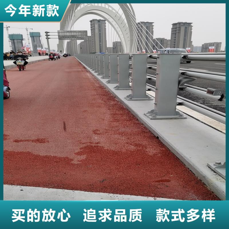 鋼板包廂橋梁防撞護(hù)欄展鴻護(hù)欄長(zhǎng)期有賣