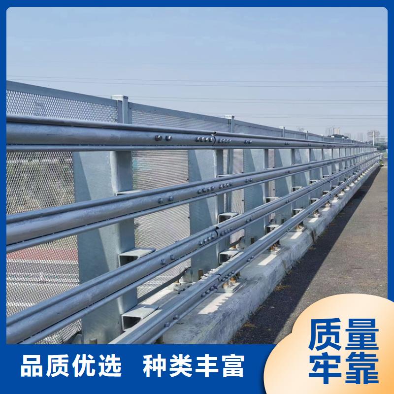 鋼板包廂橋梁防撞護(hù)欄展鴻護(hù)欄長(zhǎng)期有賣