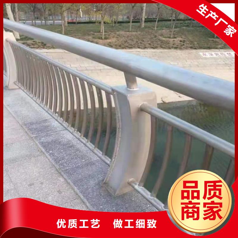 高架橋防撞護(hù)欄表面光滑不起泡