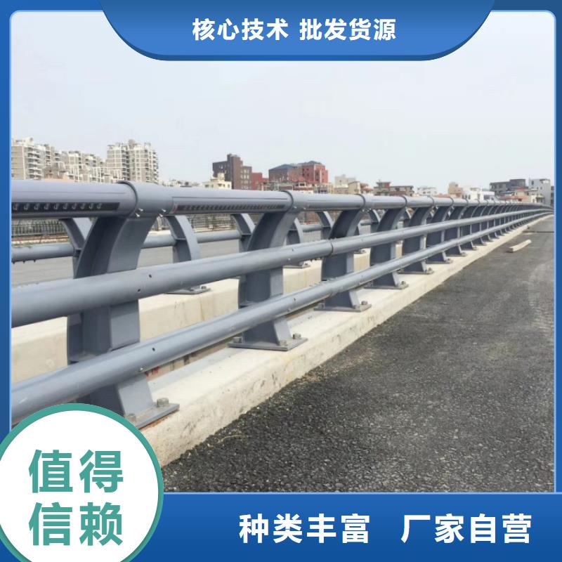 防撞護(hù)欄-燈光防撞欄桿實(shí)拍展現(xiàn)