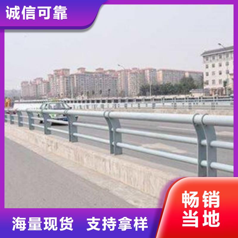 防撞護欄-燈光防撞欄桿實拍展現(xiàn)