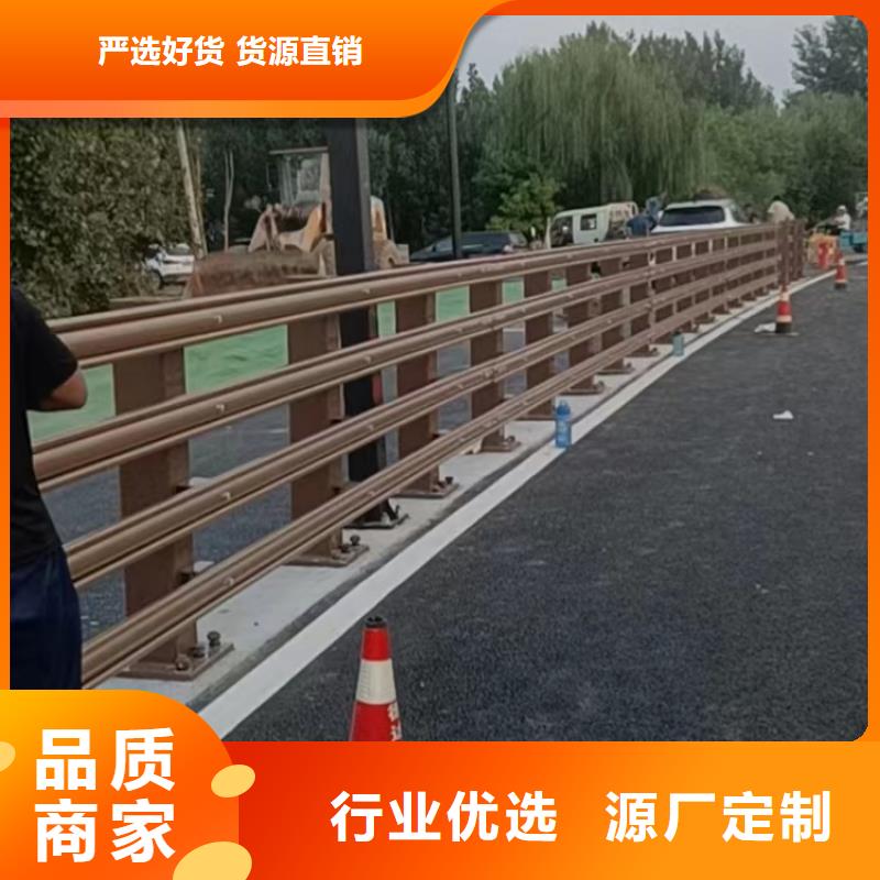 道路護(hù)欄噴漆方管防撞護(hù)欄專注生產(chǎn)制造多年