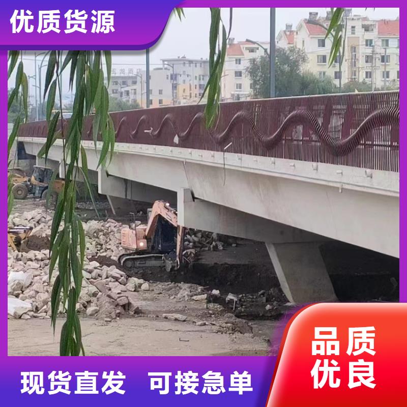 304不銹鋼橋梁防撞護(hù)欄廠家 Q235碳鋼噴塑燈光河道景觀橋梁護(hù)欄桿批發(fā)選購