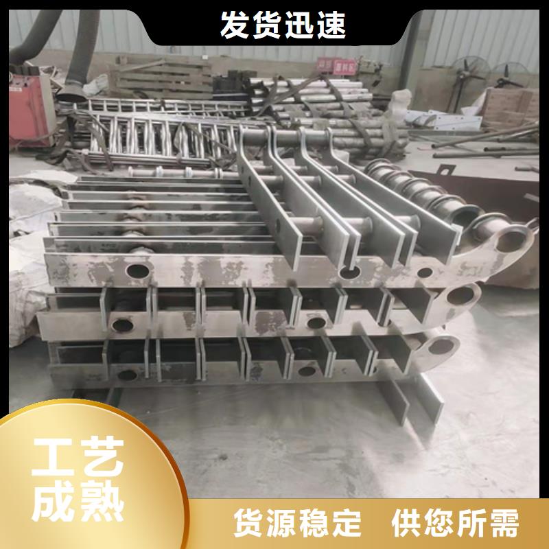 廠家供應(yīng)橋梁防撞護欄哪里買
