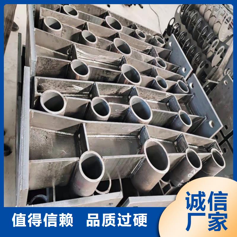 Q355B防撞道路護(hù)欄質(zhì)量可靠老板實(shí)在