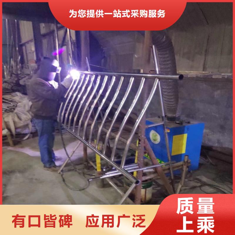 304不銹鋼 復(fù)合管護(hù)欄立柱欄桿廠家直銷-價格實惠