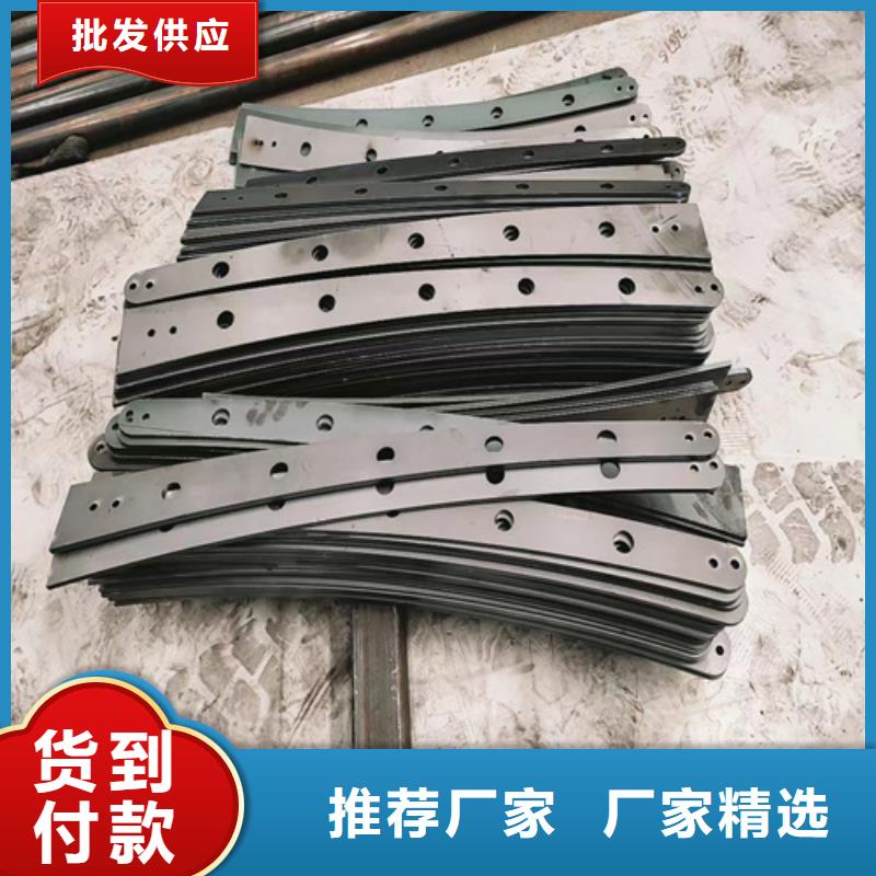 資訊：防撞護欄廠家