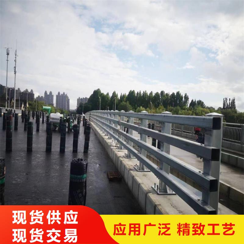 公園湖邊護欄圖片 品質高于同行