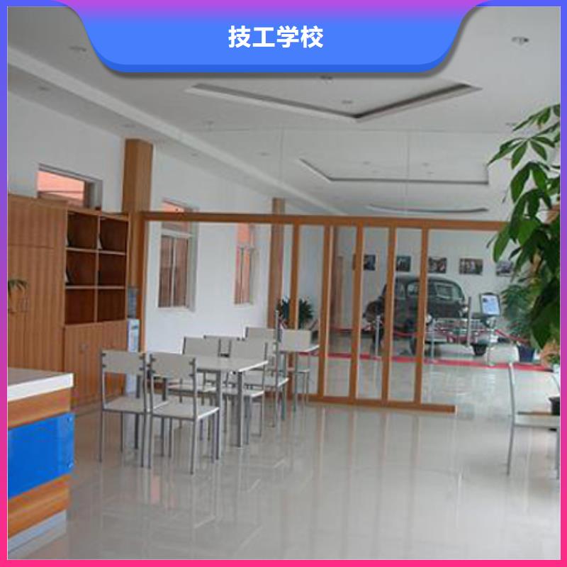汽车维修塔吊培训学校就业前景好