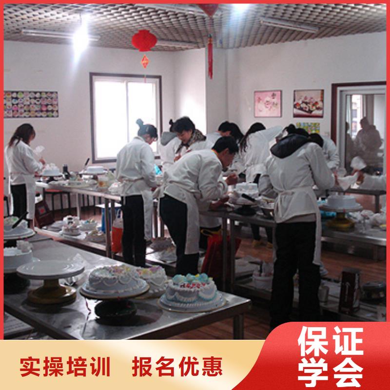 中西糕点虎振挖掘机学校免费试学