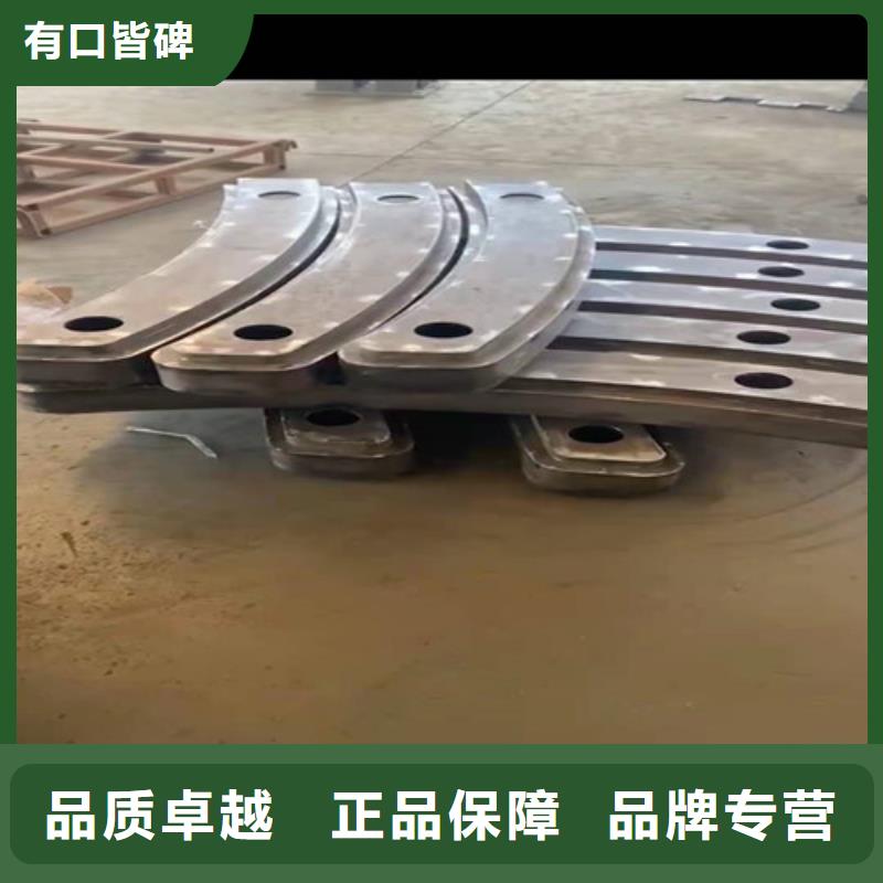 不銹鋼復(fù)合管鍍鋅波形護(hù)欄敢與同行比服務(wù)