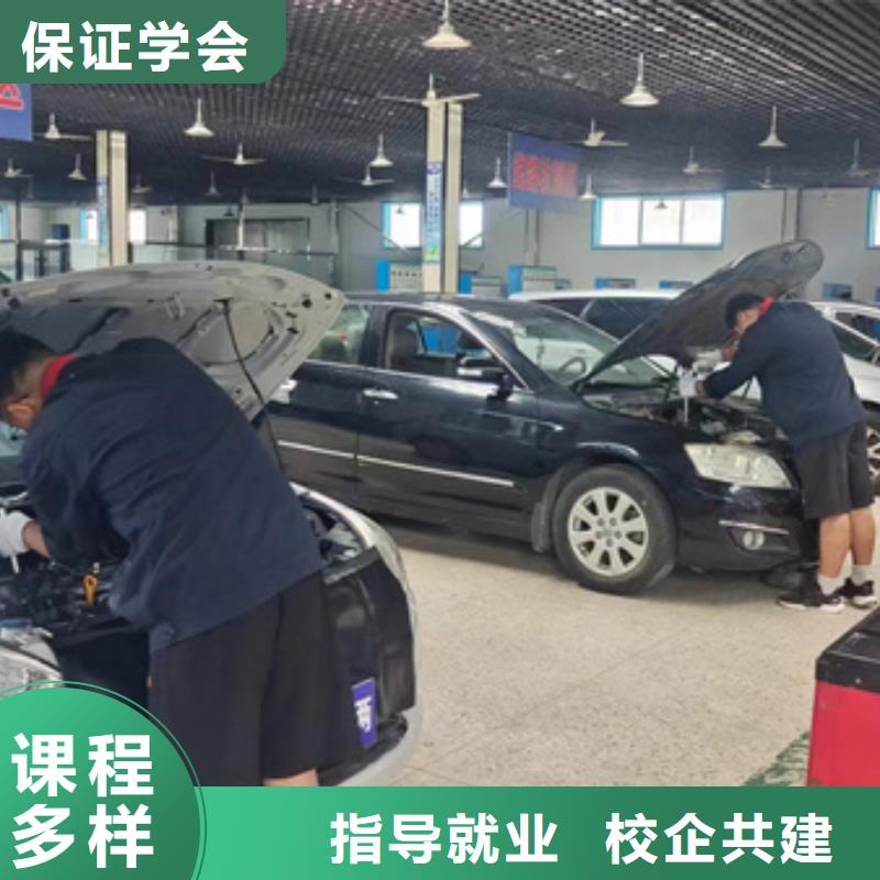 汽修培訓(xùn)挖掘機(jī)鉤機(jī)駕駛培訓(xùn)手把手教學(xué)