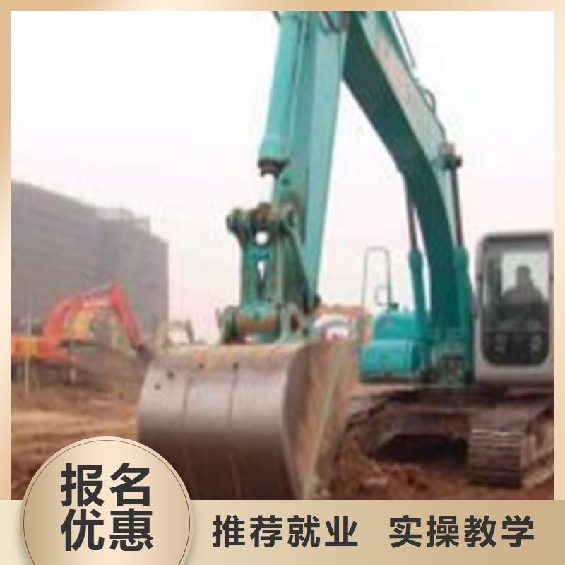  塔吊叉車培訓(xùn)師資力量強(qiáng)