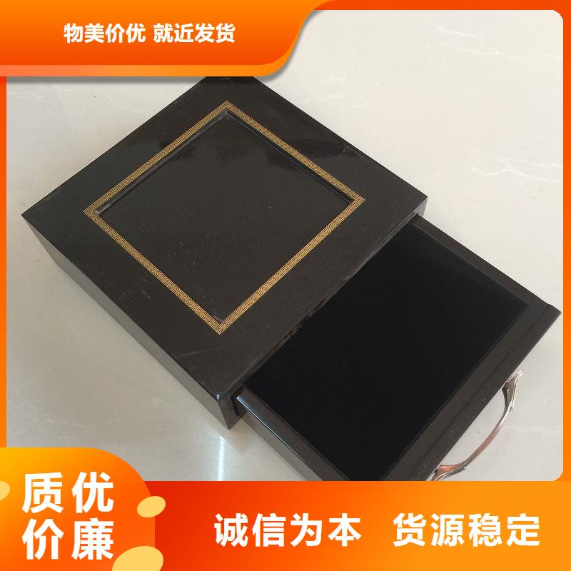  木盒每个细节都严格把关