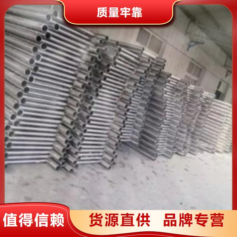 不銹鋼復合管橋梁護欄立柱現(xiàn)場安裝