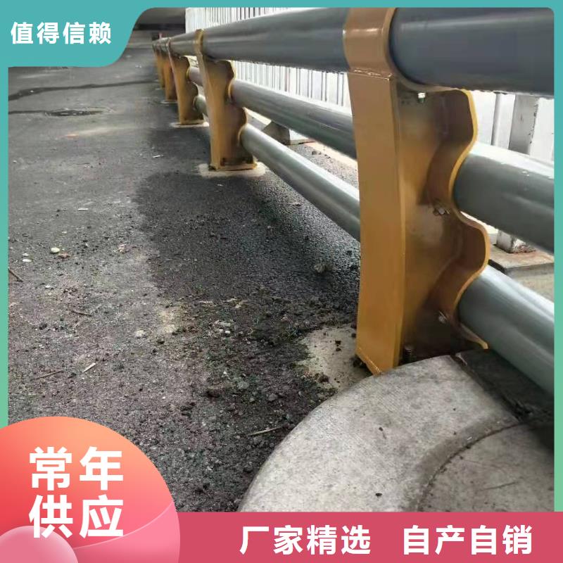 防撞護(hù)欄國(guó)道抗沖擊圍欄超產(chǎn)品在細(xì)節(jié)