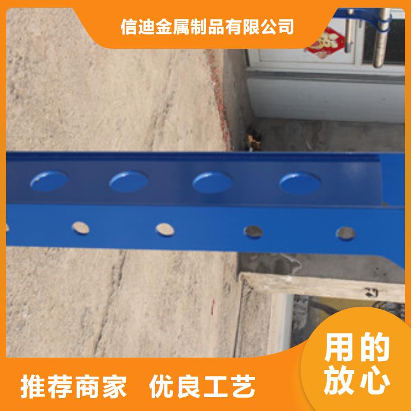 防撞護(hù)欄道路隔離欄專注生產(chǎn)制造多年