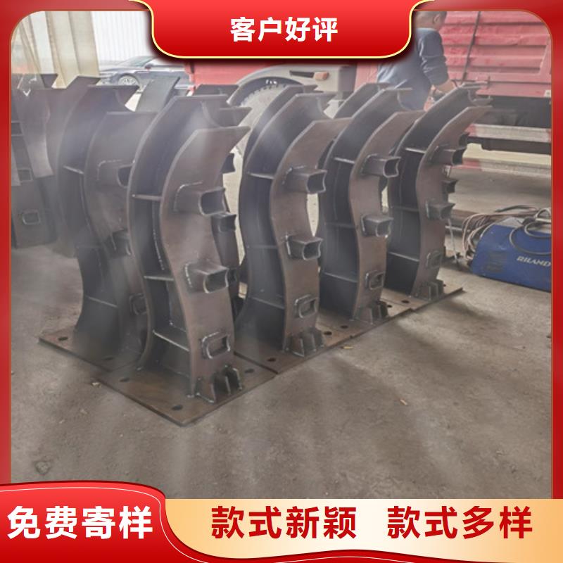 【護(hù)欄市政道路防護(hù)欄做工精細(xì)】
