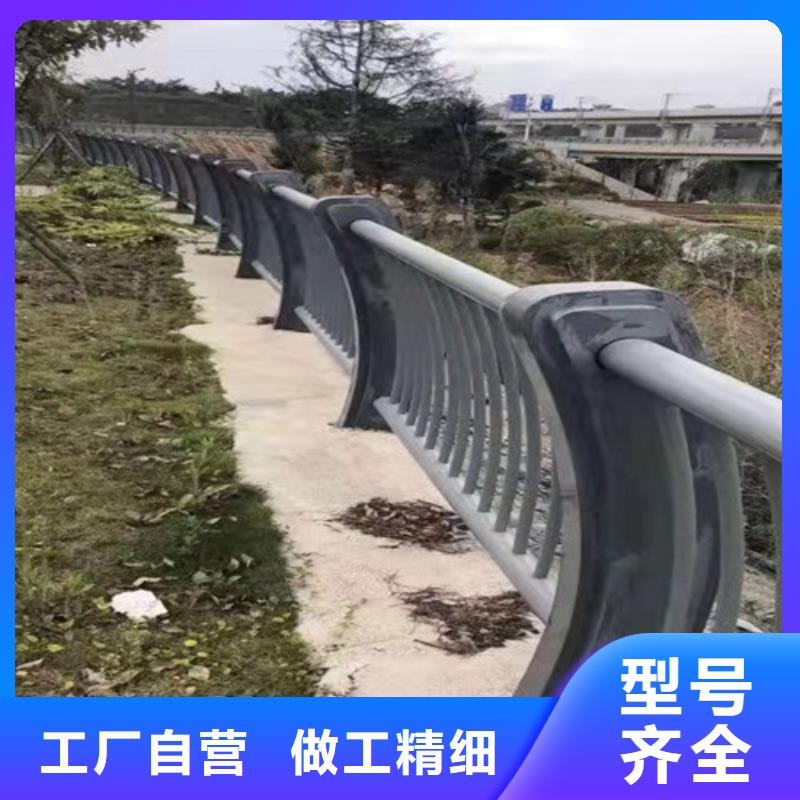護(hù)欄旋轉(zhuǎn)護(hù)欄做工精細(xì)