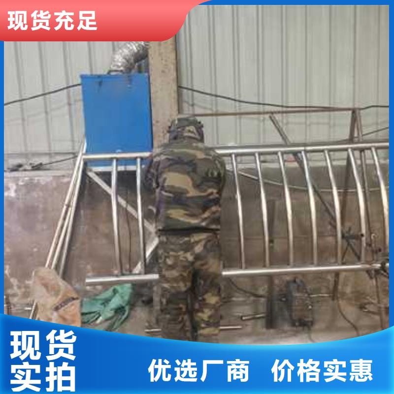 專業(yè)銷售防撞不銹鋼復(fù)合管欄桿-大型廠家
