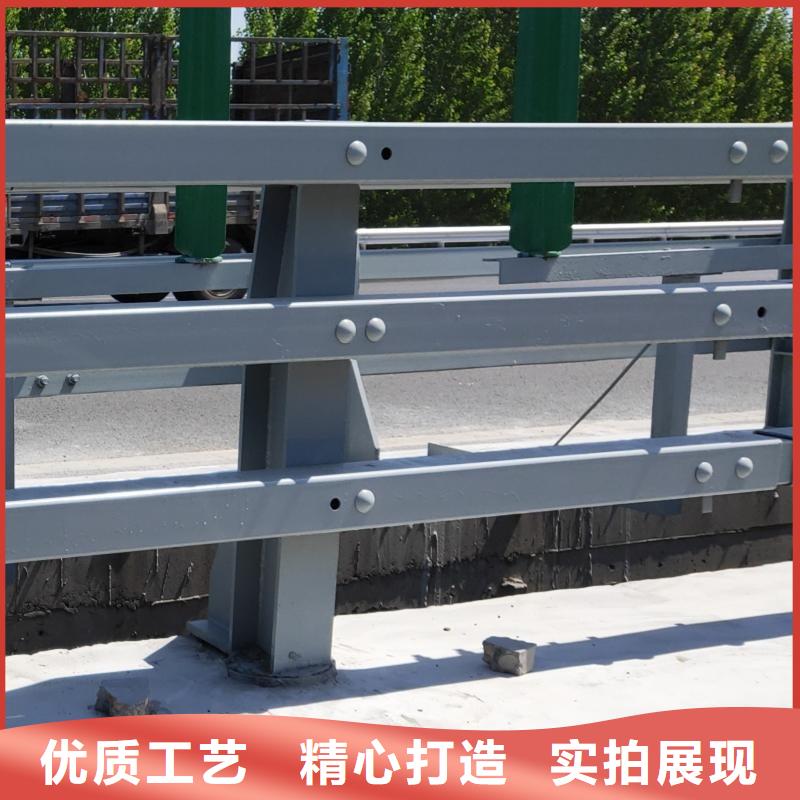 重信譽不銹鋼復(fù)合管防撞護(hù)欄供應(yīng)廠家