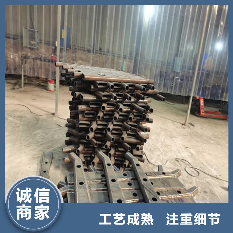 不銹鋼復合管防撞護欄,防撞護欄做工精細