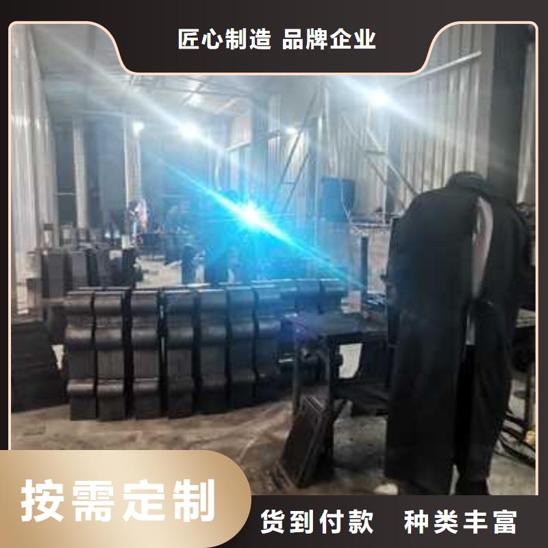 不銹鋼復(fù)合管防撞護(hù)欄不銹鋼復(fù)合管護(hù)欄廠家精選