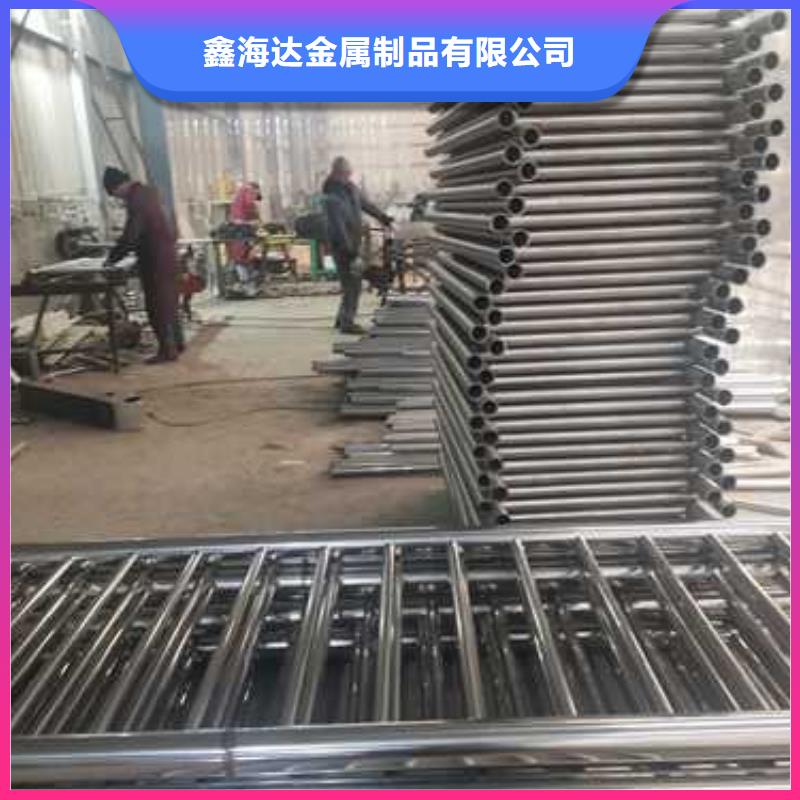 不銹鋼復(fù)合管防撞護(hù)欄_市政護(hù)欄發(fā)貨迅速