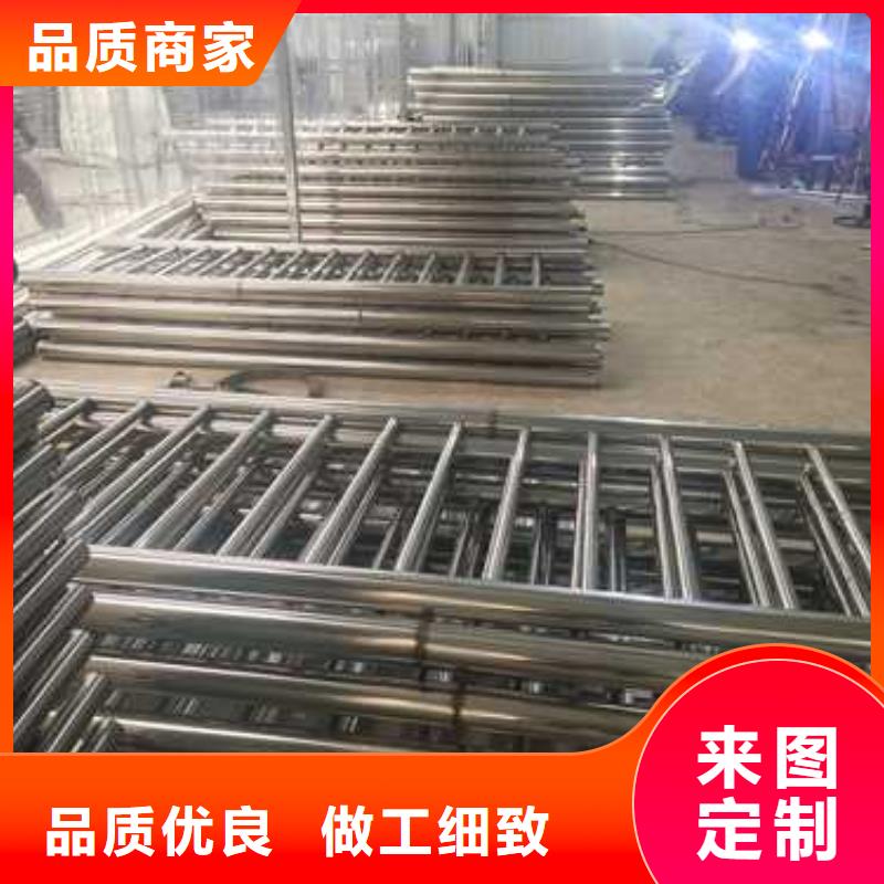 不銹鋼復(fù)合管防撞護(hù)欄 不銹鋼復(fù)合管欄桿廠家定制