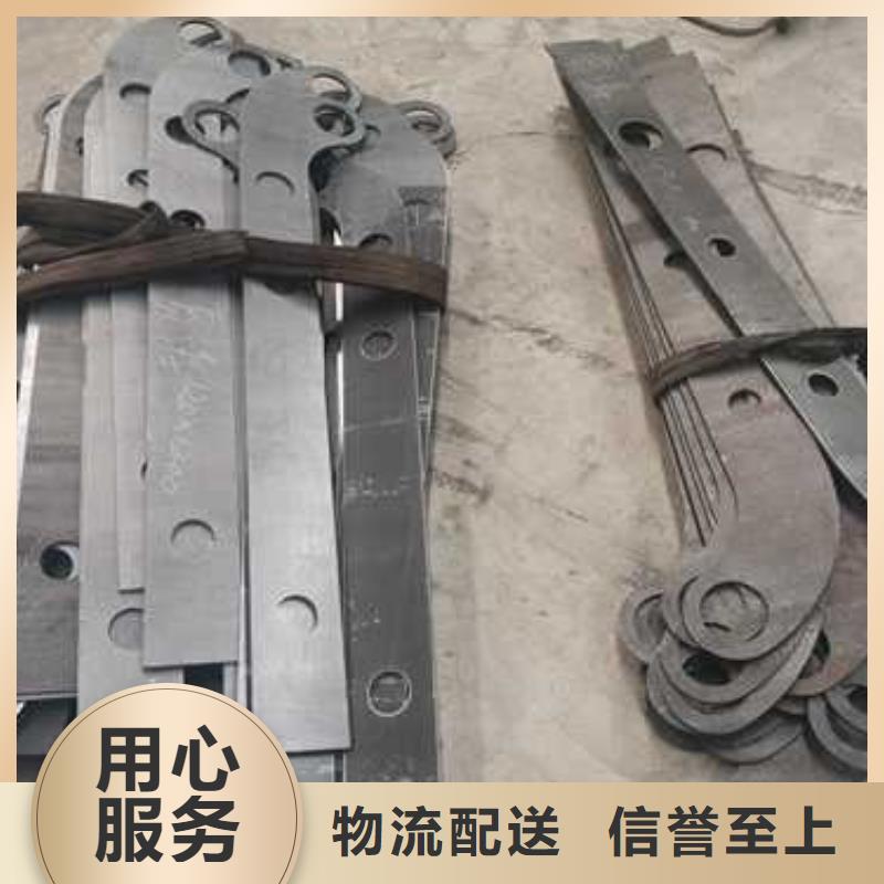 不銹鋼復(fù)合管防撞護(hù)欄防撞護(hù)欄種類多質(zhì)量好