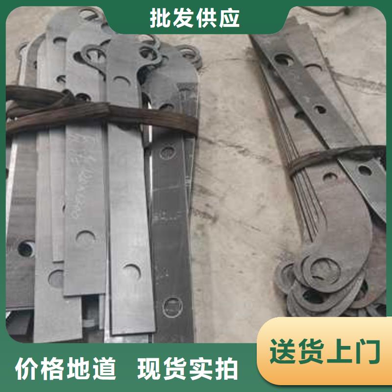 不銹鋼復(fù)合管防撞護(hù)欄多年行業(yè)經(jīng)驗(yàn)