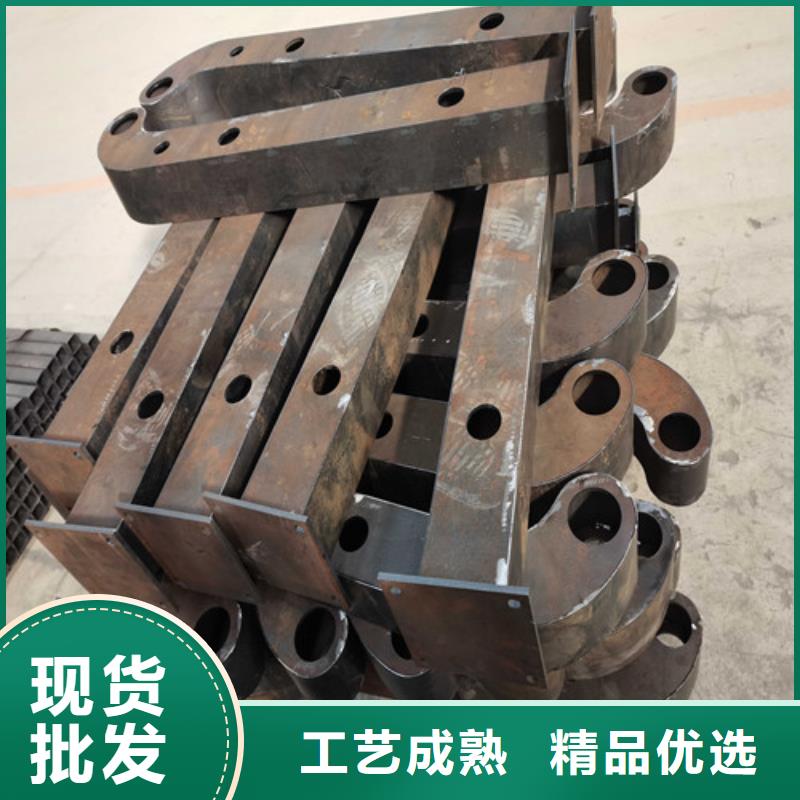不銹鋼復(fù)合管護(hù)欄燈光防撞護(hù)欄滿足客戶需求