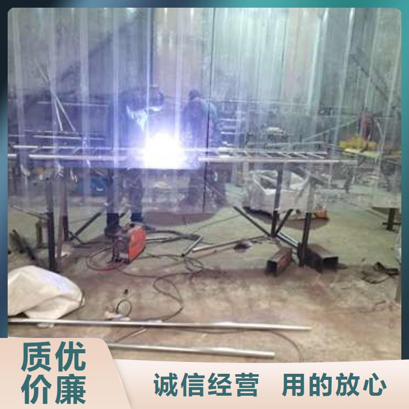 定安縣不銹鋼復(fù)合管人行道護(hù)欄現(xiàn)貨直供價(jià)格優(yōu)