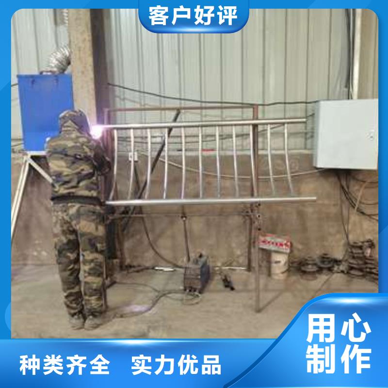 不銹鋼復(fù)合管護欄橋梁護欄精工細致打造