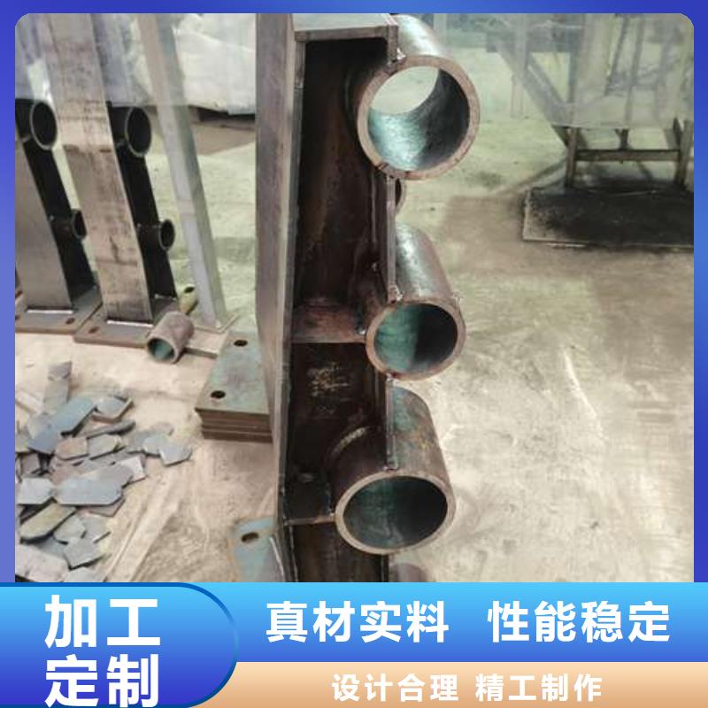 不銹鋼復(fù)合管護(hù)欄_國道抗沖擊圍欄精工細(xì)作品質(zhì)優(yōu)良
