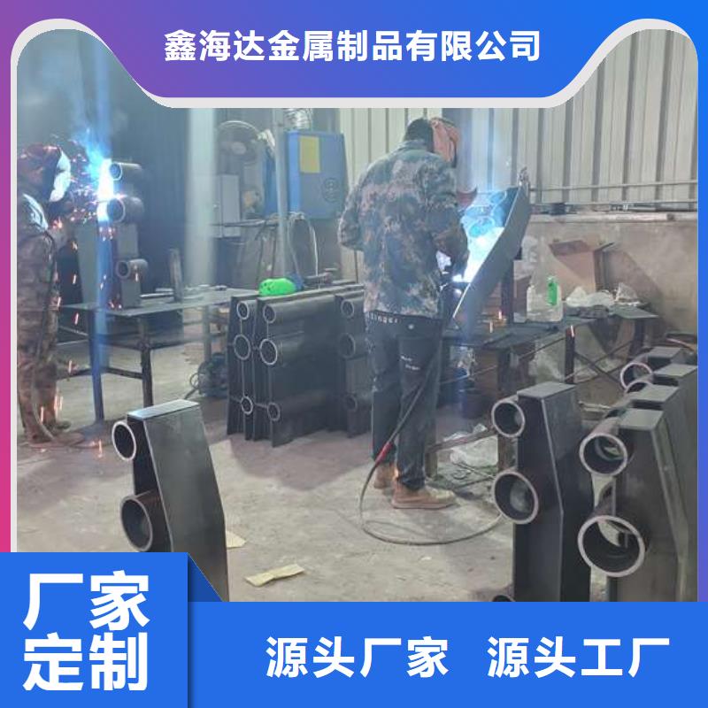 不銹鋼復(fù)合管護(hù)欄LED防護(hù)欄桿供貨及時