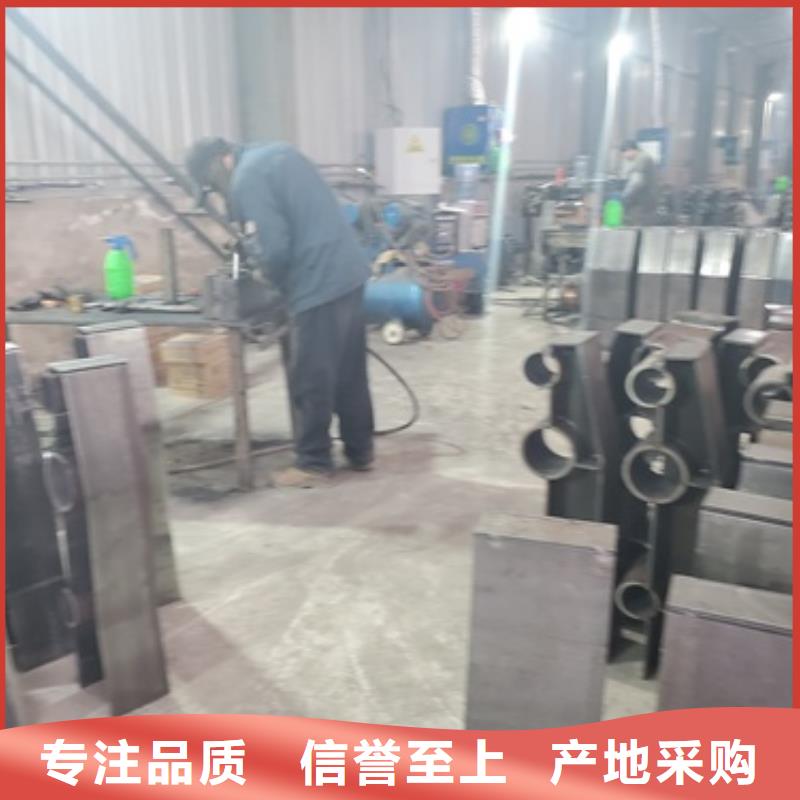 不銹鋼復(fù)合管護(hù)欄,防撞護(hù)欄工藝成熟
