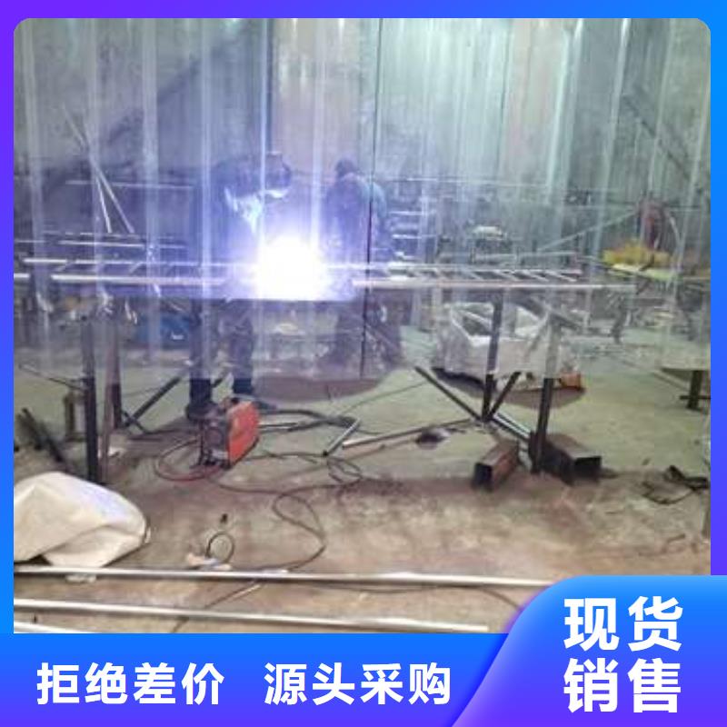 防撞護欄-熱鍍鋅立柱品質(zhì)保障價格合理