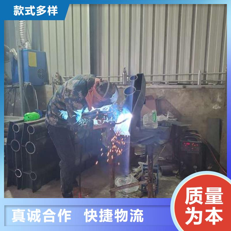 防撞護(hù)欄不銹鋼復(fù)合管護(hù)欄的簡單介紹